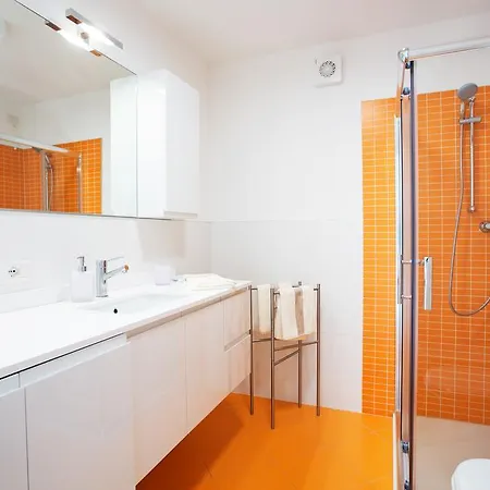 Apartment Pool By Italian