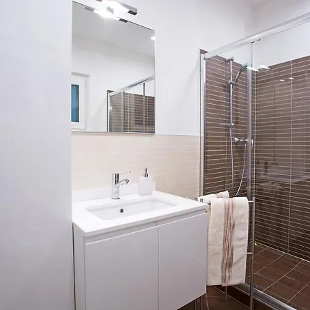Apartment Pool By Italian Argegno